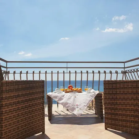 Il Girasole B&B 지아르디니낙소스