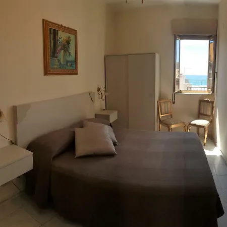 Il Girasole גיארדיני נאקסוס
